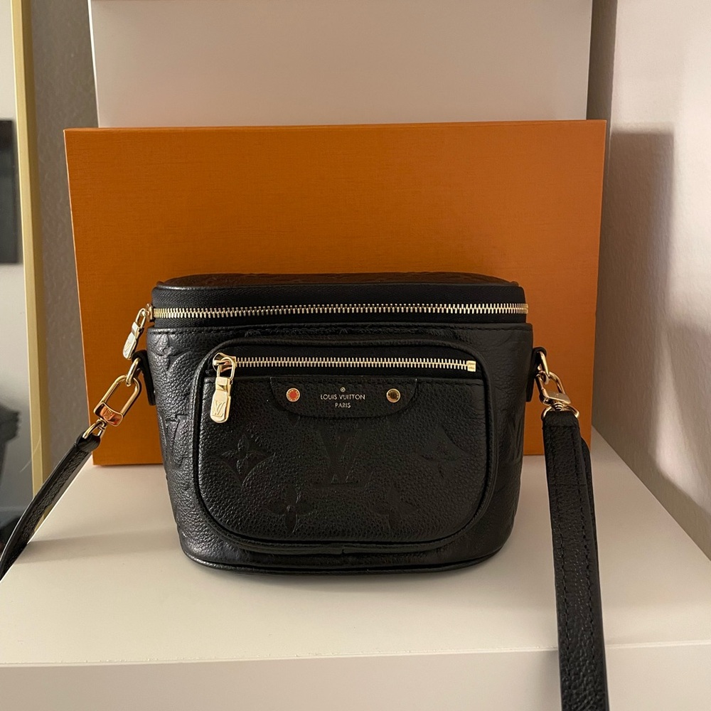 Louis Vuitton Mini Bumbag - Picture 11 of 14